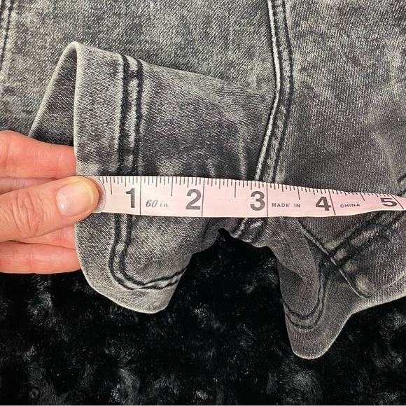 Blank NYC Paperbag Shorts - Picture 8 of 9